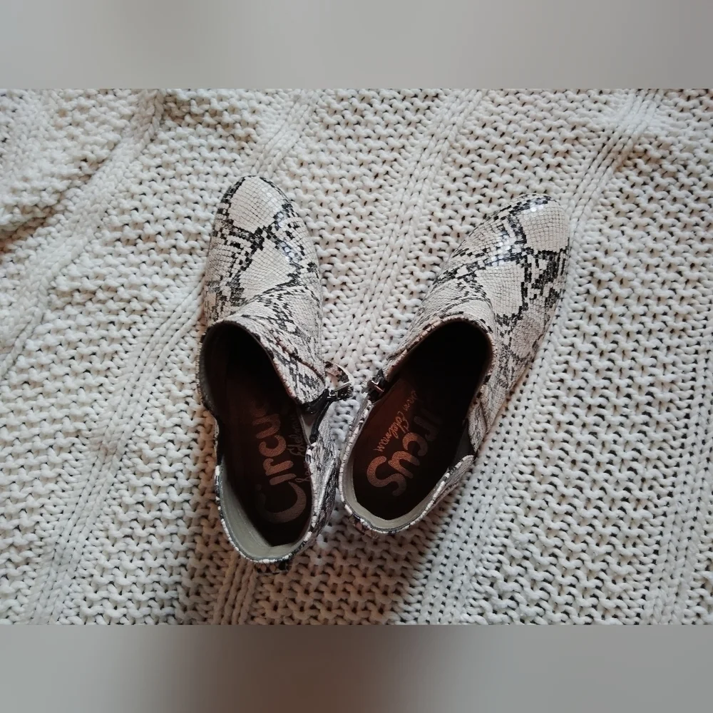 Circus By Sam Edelman! Snakeskin Ankle Boots - Black and White